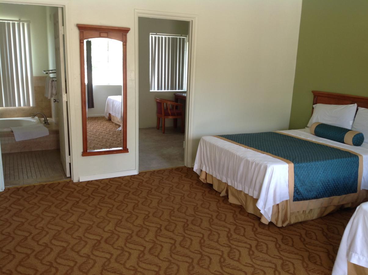 Elsinore Hotsprings Motel Лейк-Элсинор Экстерьер фото